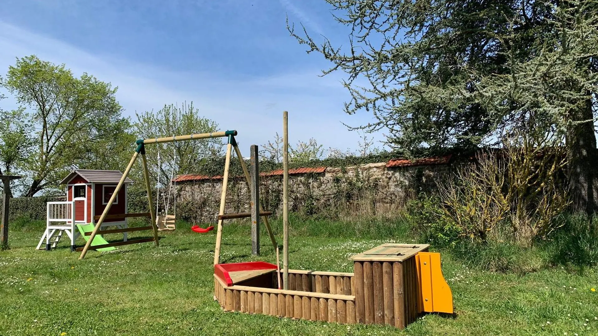Minicamping Sous Les Cloches Terjat 0*,  France